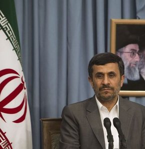 Ahmedinejad görevi bıraktı!