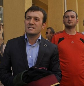 Ahmet Türk'ü yumruklayan avukata beraat