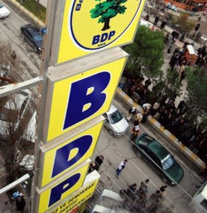 BDP binası kurşunlandı