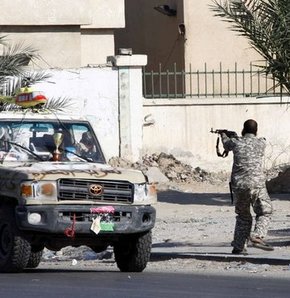 Libya'da militanlar havaalanını bastı