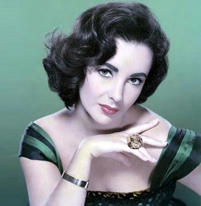 Liz Taylor'ın yüzüğüne 8,8 milyon dolar