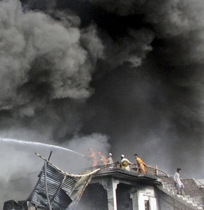 Okul önünde patlama14 ölü