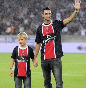 Resmen rekor transfer!