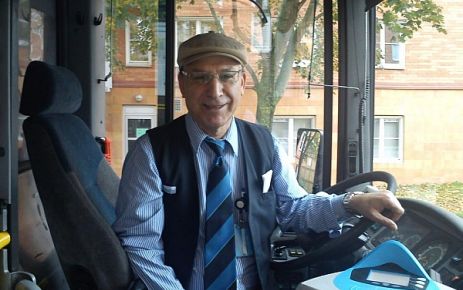 Celal Akan Stocholm'de en iyi otobüs şoförü seçildi