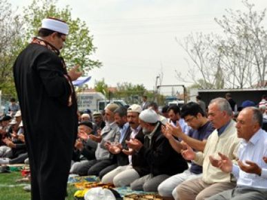 Cihanbeyli'ler yağmur duasinda