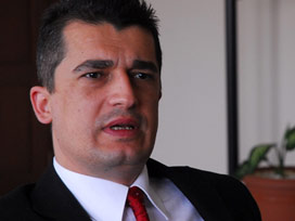 DES: Partilerin öğretmen politikası yok