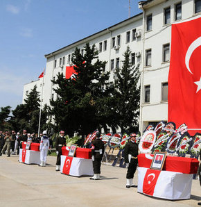 Şehitlerimizi uğurluyoruz