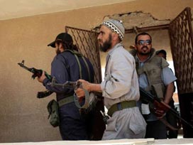 Libyalı askerler Tunus'a kaçtı
