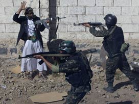 Yemen'de El Kaide mevzileri bombalanıyor